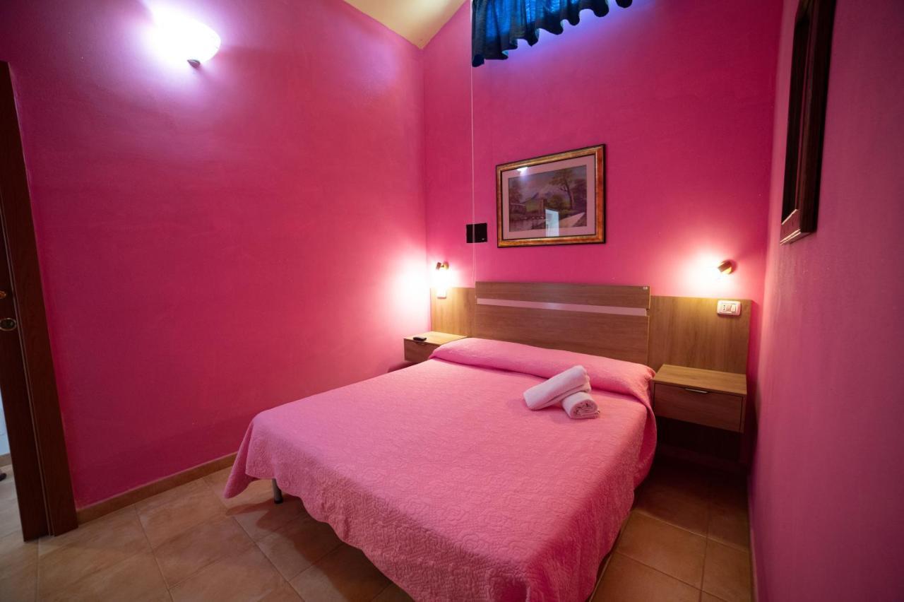 Coppola Rossa Relax Panzió Vieste Kültér fotó